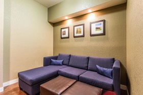 Comfort Suites