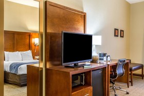 Comfort Suites