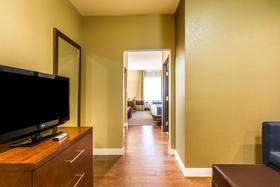 Comfort Suites