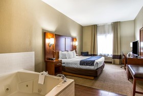 Comfort Suites