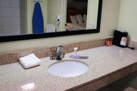 Suite Dreams Hotel