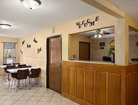 Super 8 by Wyndham Mattoon
