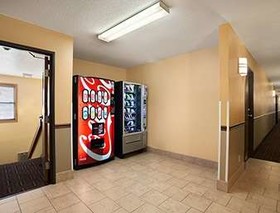 Super 8 by Wyndham Mattoon