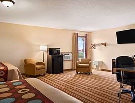 Super 8 by Wyndham Mattoon