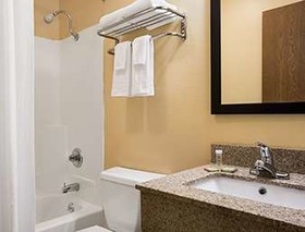 Super 8 by Wyndham Mattoon