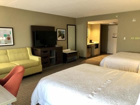 Hampton Inn McHenry