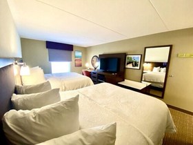 Hampton Inn McHenry