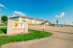 Super 8 by Wyndham McLean/Bloomington SW