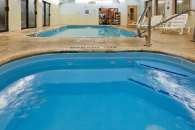 Holiday Inn Express Metropolis