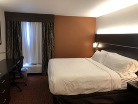 Holiday Inn Express Metropolis