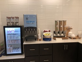 Holiday Inn Express Metropolis