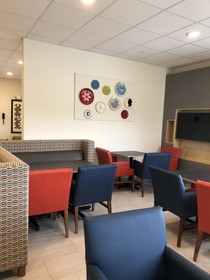 Holiday Inn Express Metropolis