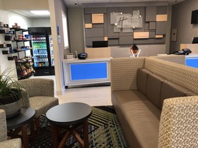 Holiday Inn Express Metropolis