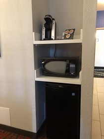 Holiday Inn Express Metropolis