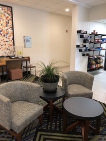 Holiday Inn Express Metropolis