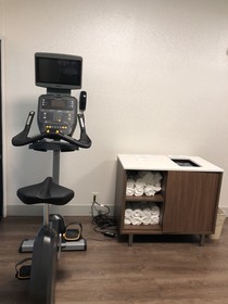 Holiday Inn Express Metropolis