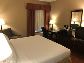 Holiday Inn Express Metropolis