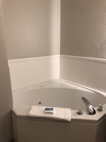 Holiday Inn Express Metropolis