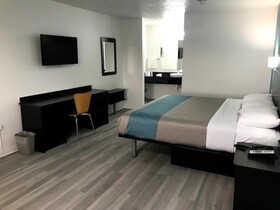 Motel 6 Metropolis, IL