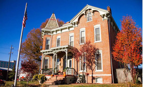 Summers Riverview Mansion Bed And Breakfast