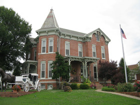 Summers Riverview Mansion Bed And Breakfast