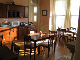 Summers Riverview Mansion Bed And Breakfast