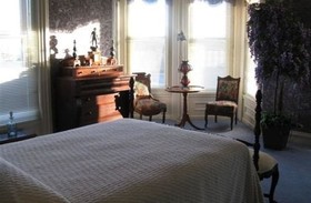 Summers Riverview Mansion Bed And Breakfast