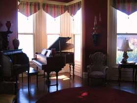 Summers Riverview Mansion Bed And Breakfast