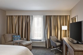 Hampton Inn & Suites Minooka