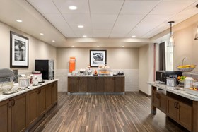 Hampton Inn & Suites Minooka