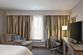 Hampton Inn & Suites Minooka