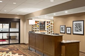 Hampton Inn & Suites Minooka