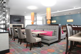 Holiday Inn Express Moline - Quad Cities