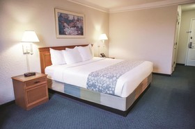 La Quinta Inn by Wyndham Moline Airport