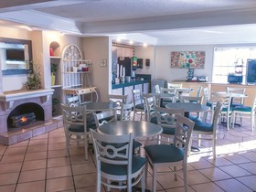 La Quinta Inn by Wyndham Moline Airport