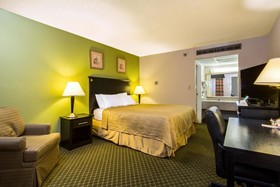 Quality Inn & Suites Moline - Quad Cities
