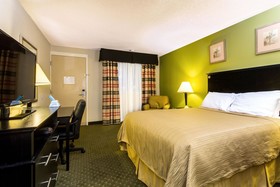 Quality Inn & Suites Moline - Quad Cities