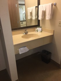 AmericInn by Wyndham Monmouth