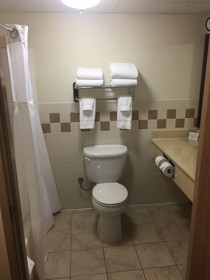 AmericInn by Wyndham Monmouth