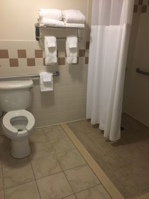 AmericInn by Wyndham Monmouth