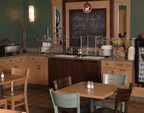 AmericInn by Wyndham Monmouth