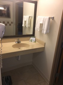AmericInn by Wyndham Monmouth
