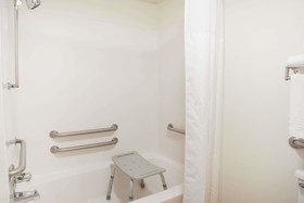 Super 8 by Wyndham Monmouth IL