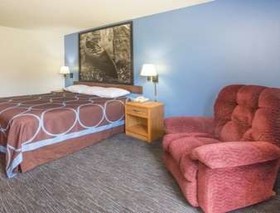 Super 8 by Wyndham Monmouth IL