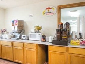 Super 8 by Wyndham Monmouth IL