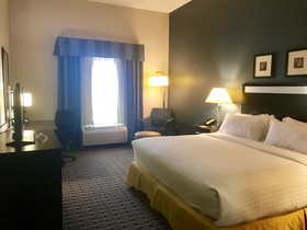 Holiday Inn Express Hotel & Suites Morton Peoria Area