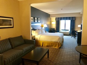 Holiday Inn Express Hotel & Suites Morton Peoria Area