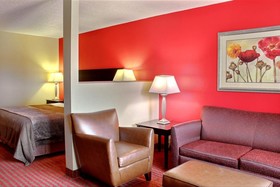 Comfort Inn & Suites at I-74 and 155