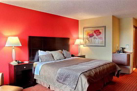 Comfort Inn & Suites at I-74 and 155