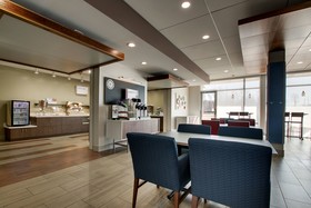Holiday Inn Express & Suites MOUNT VERNON